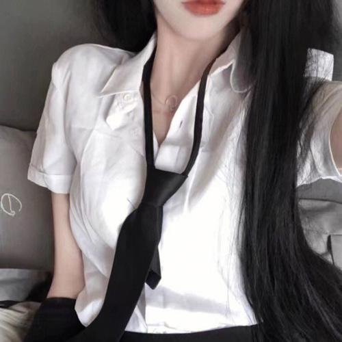 橙色女孩